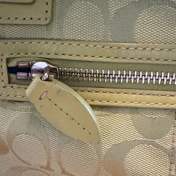 Coach Lime Green Signature Shoulder Bag - Picture 3 of 16
